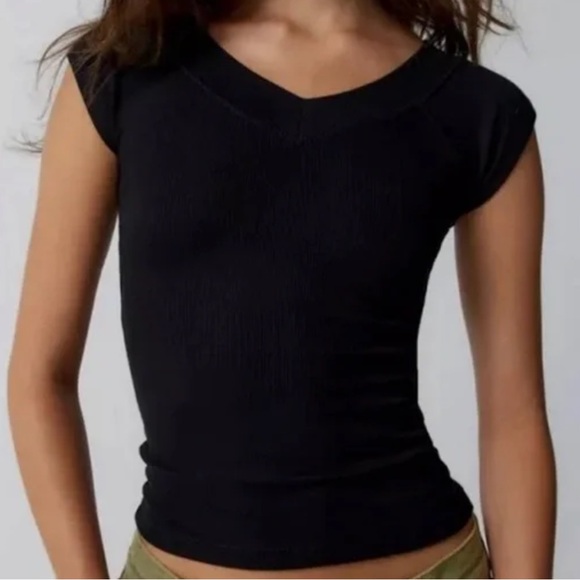 NWOT BDG Black Double Vee Ribbed Tee - Size Small - Picture 6 of 9